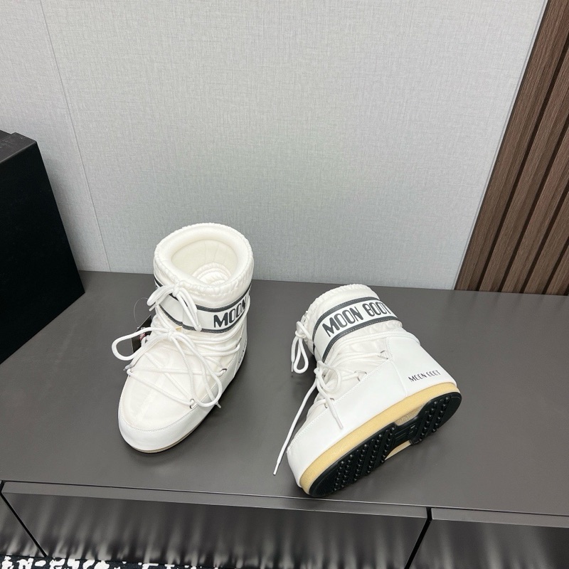 Moon Boot Low “All White”