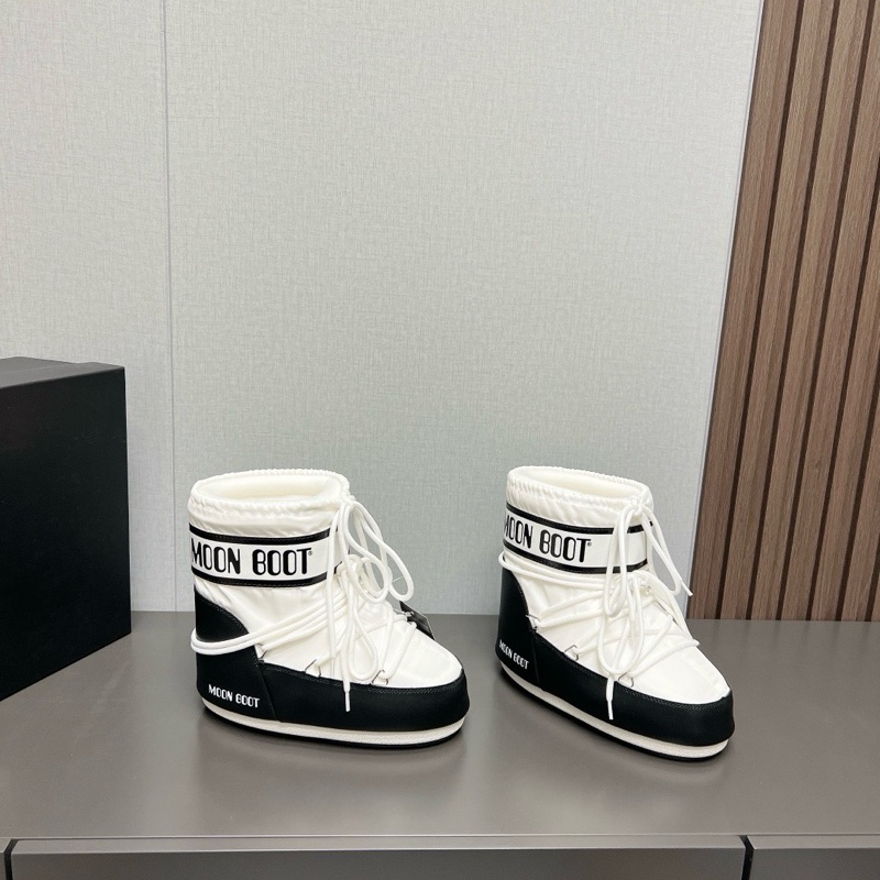 Moon Boot Low “White & Black”