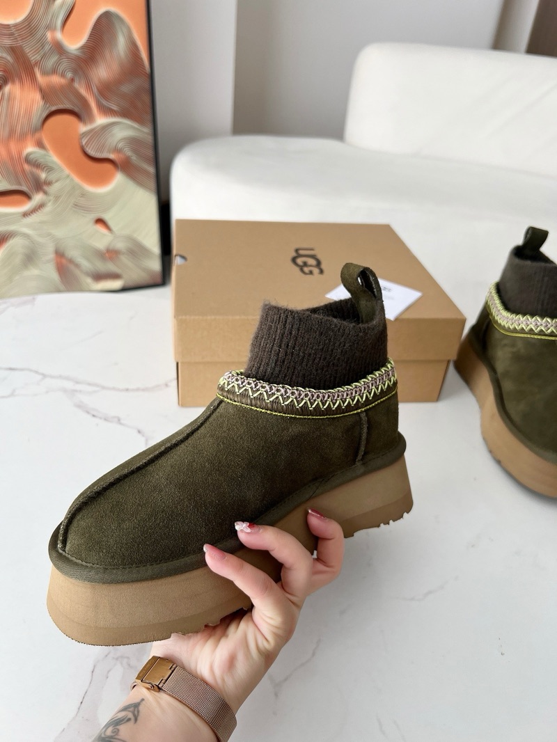 UGG Tasman 24 Olive