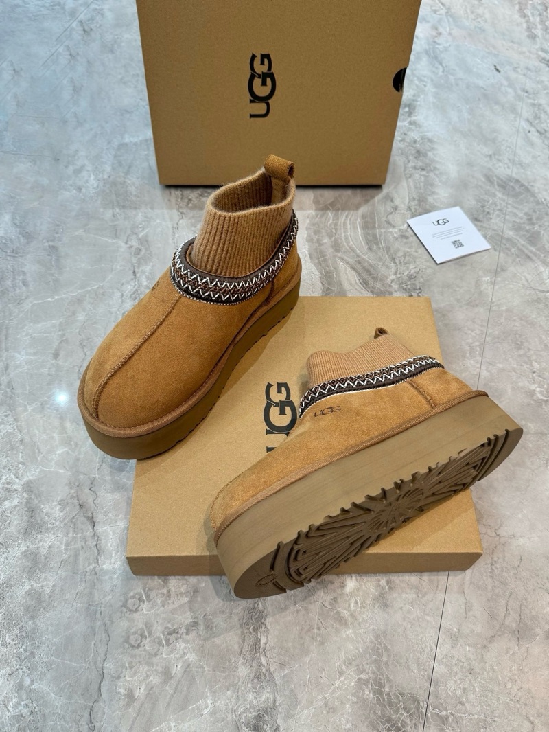UGG Tasman 24