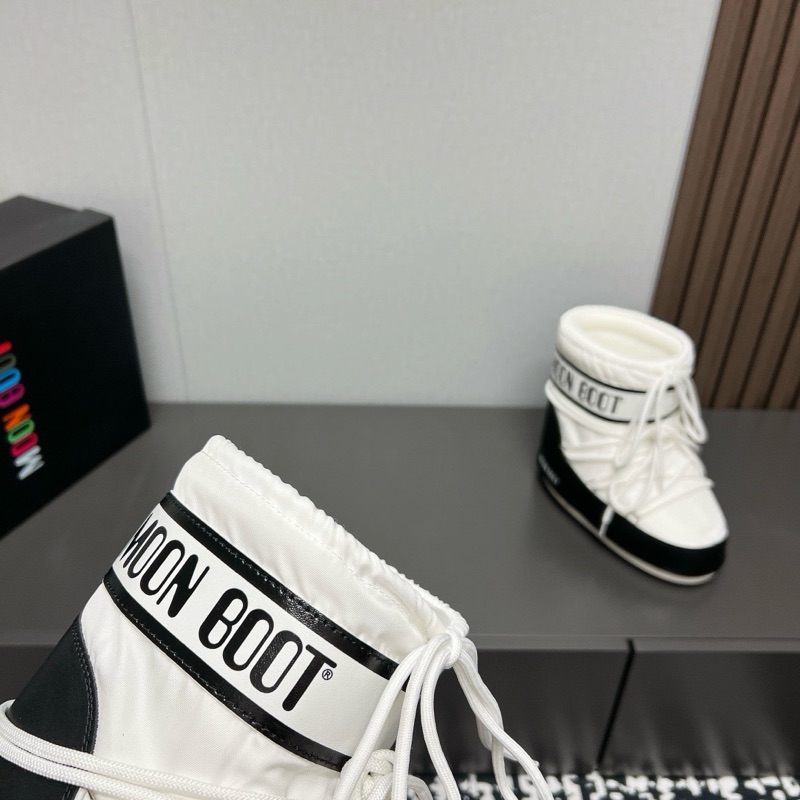 Moon Boot Low “White & Black”