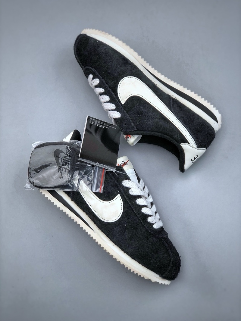 Nike Cortez “Suede Black”
