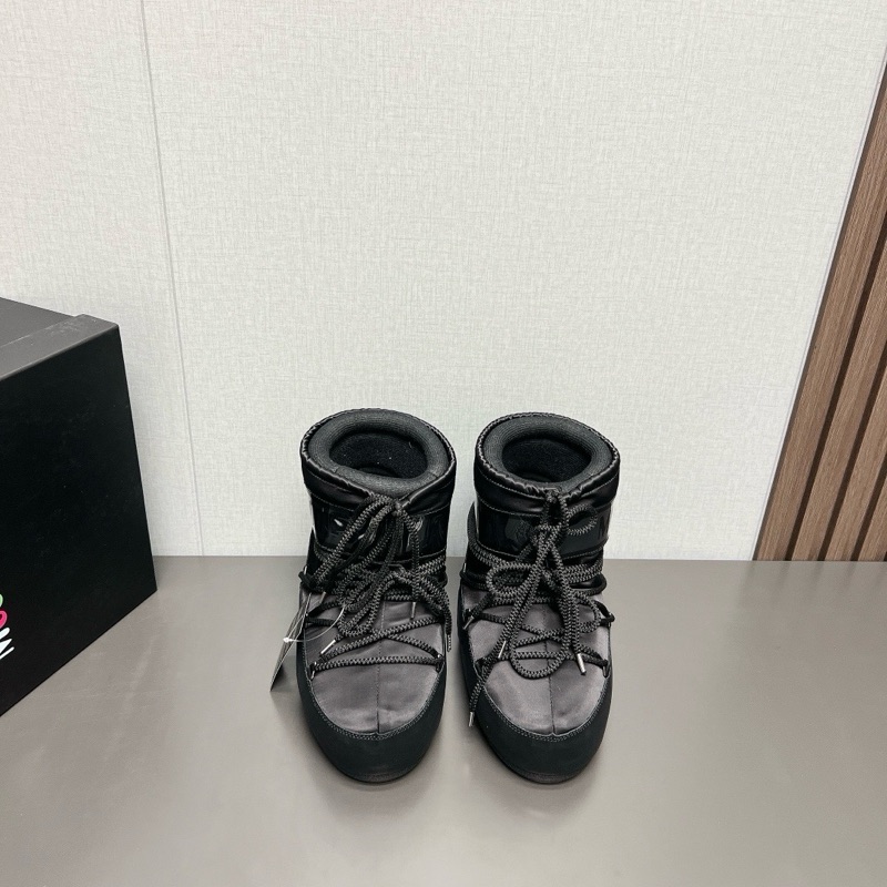 Moon Boot Low “Mono Black”