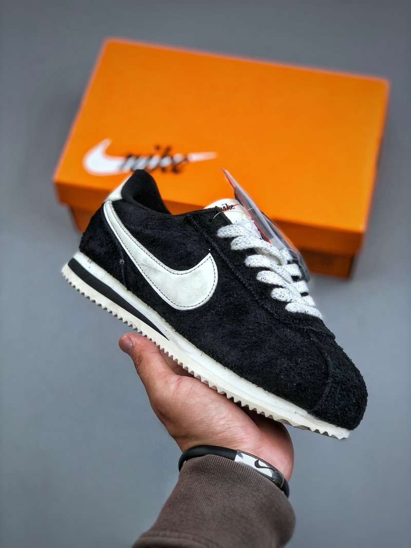 Nike Cortez “Suede Black”
