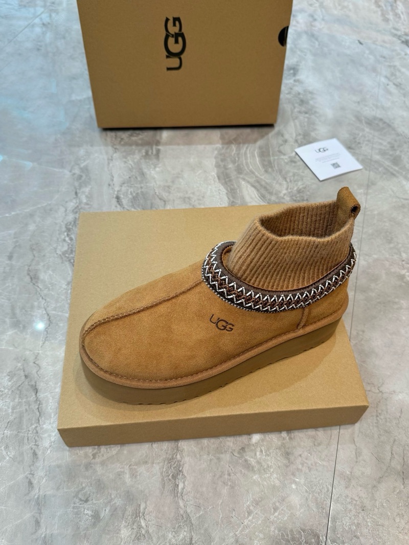 UGG Tasman 24