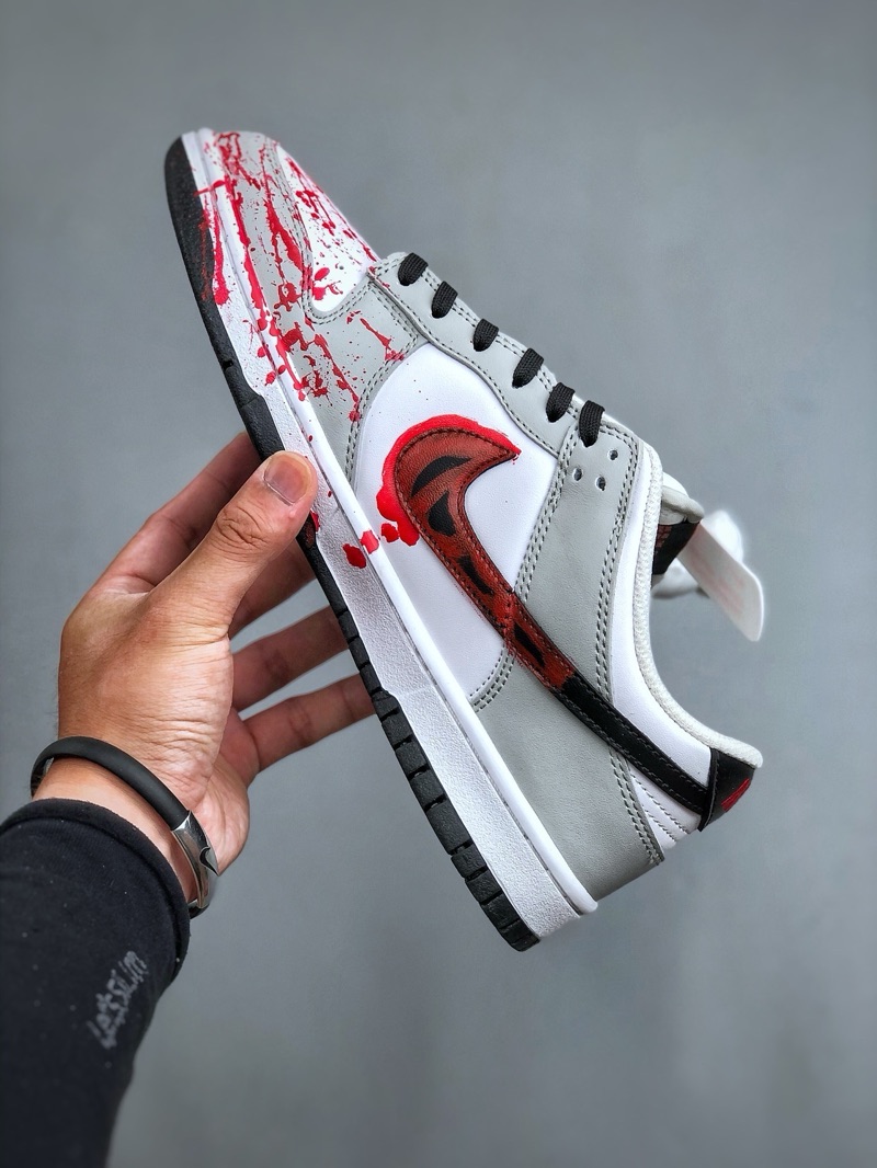 Nike SB Dunk “Blood”