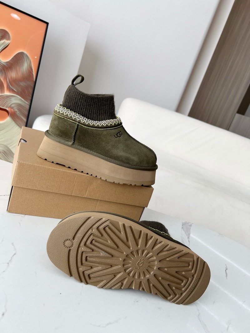 UGG Tasman 24 Olive