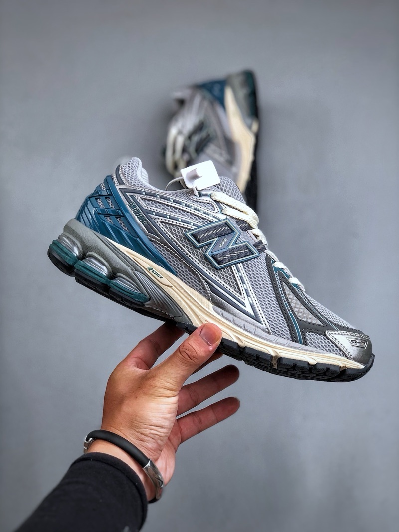 New Balance 1906R