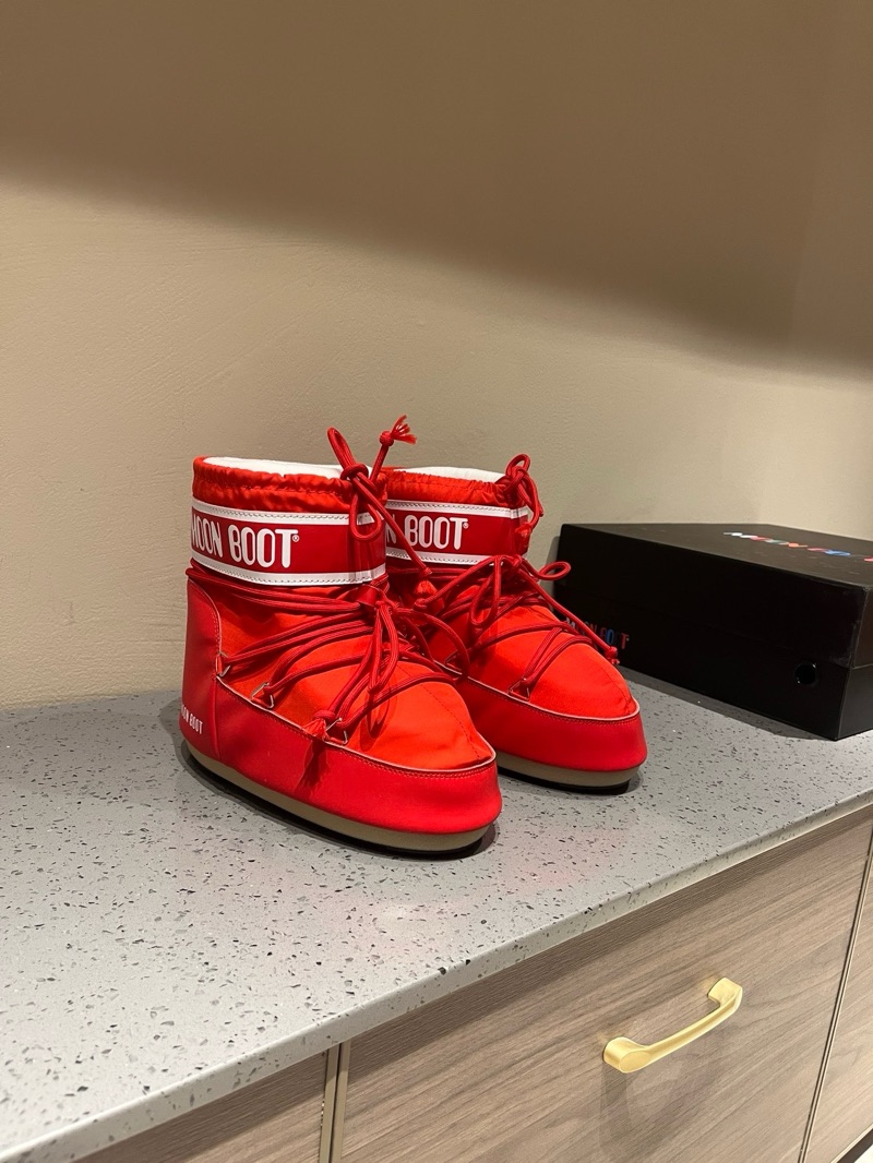 Moon Boots Low “Red”