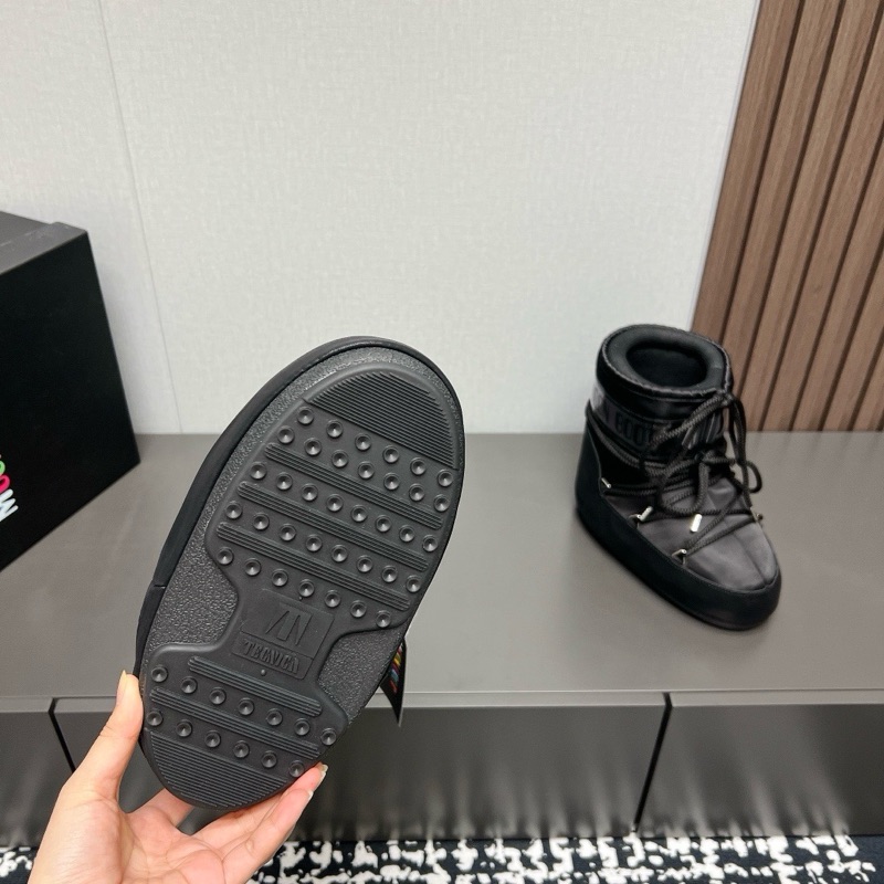 Moon Boot Low “Mono Black”