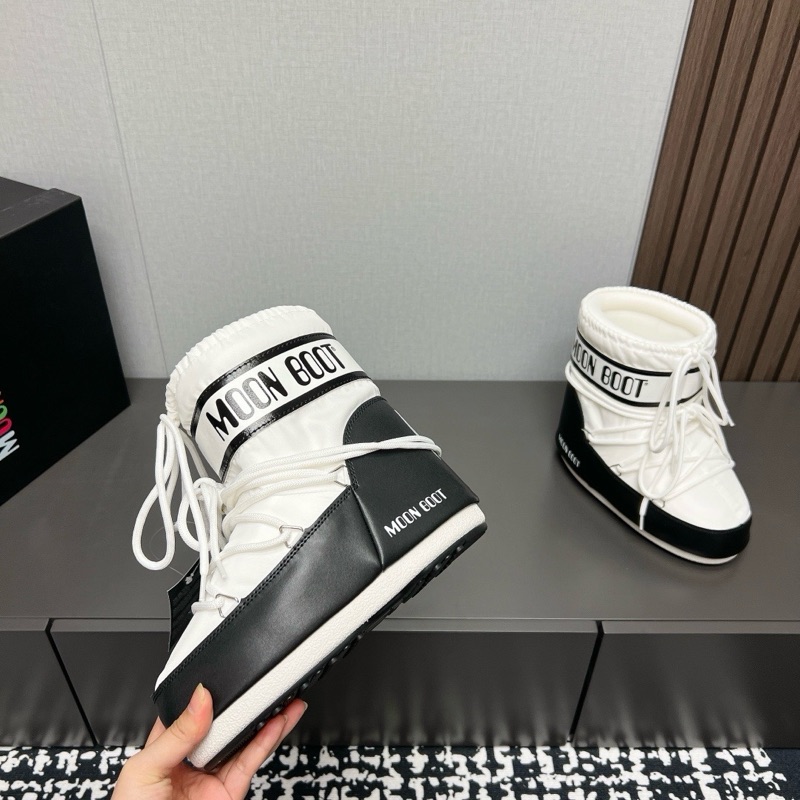 Moon Boot Low “White & Black”