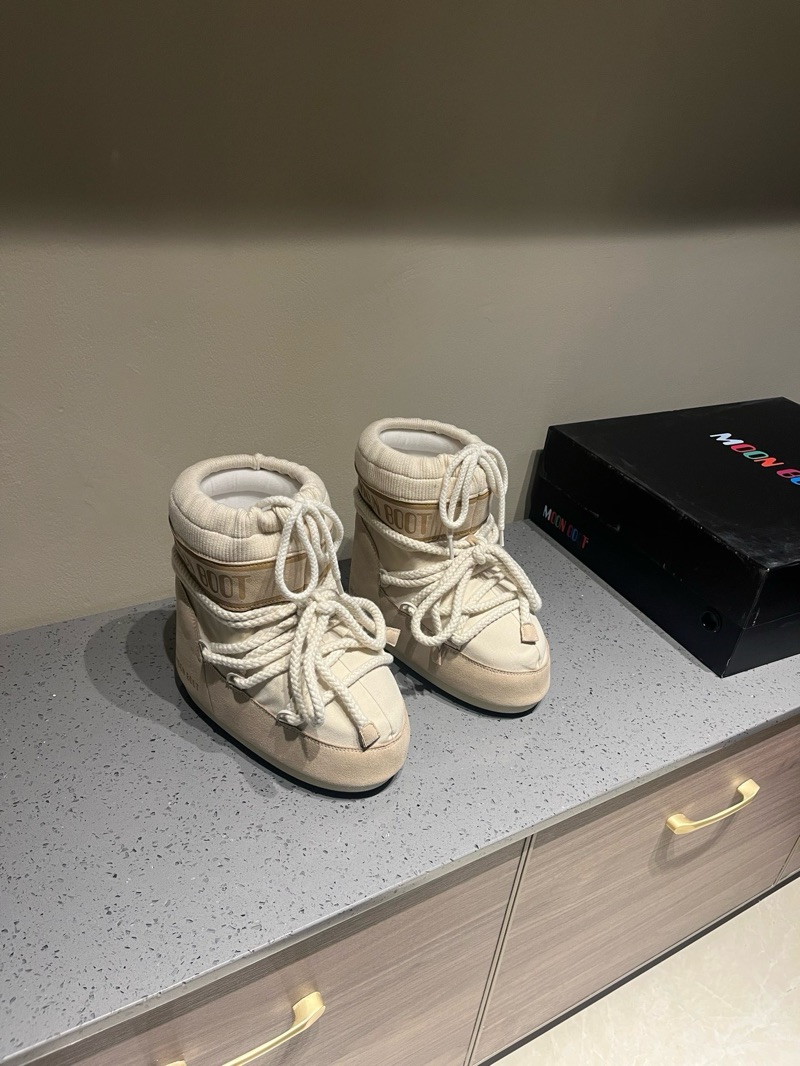 Moon Boot Low “Suede Beige”