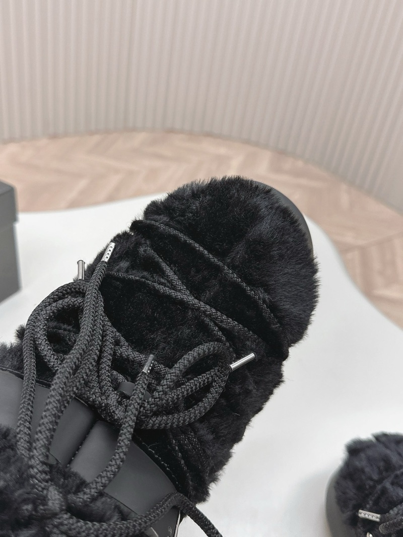 Moon Boot Low “Fur Black”