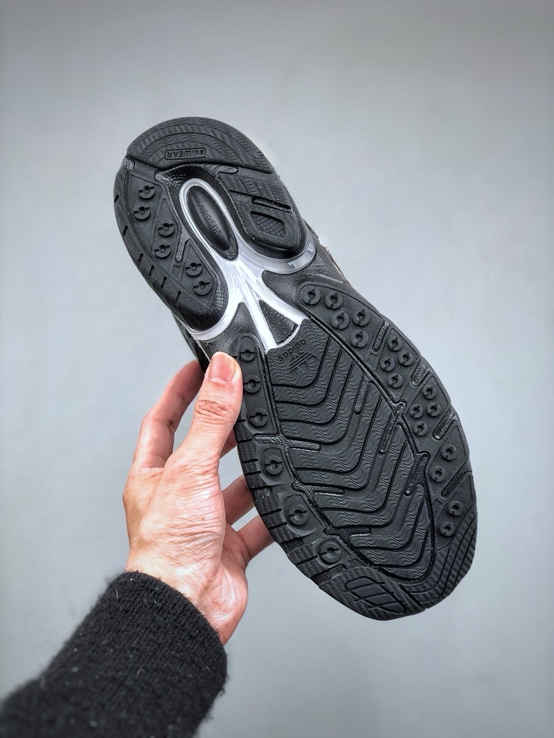 SFTM x Adistar Cushion JH9007