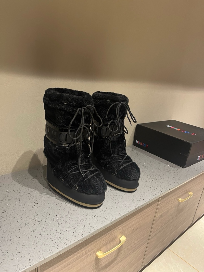 Moon Boot High “Fur Black”