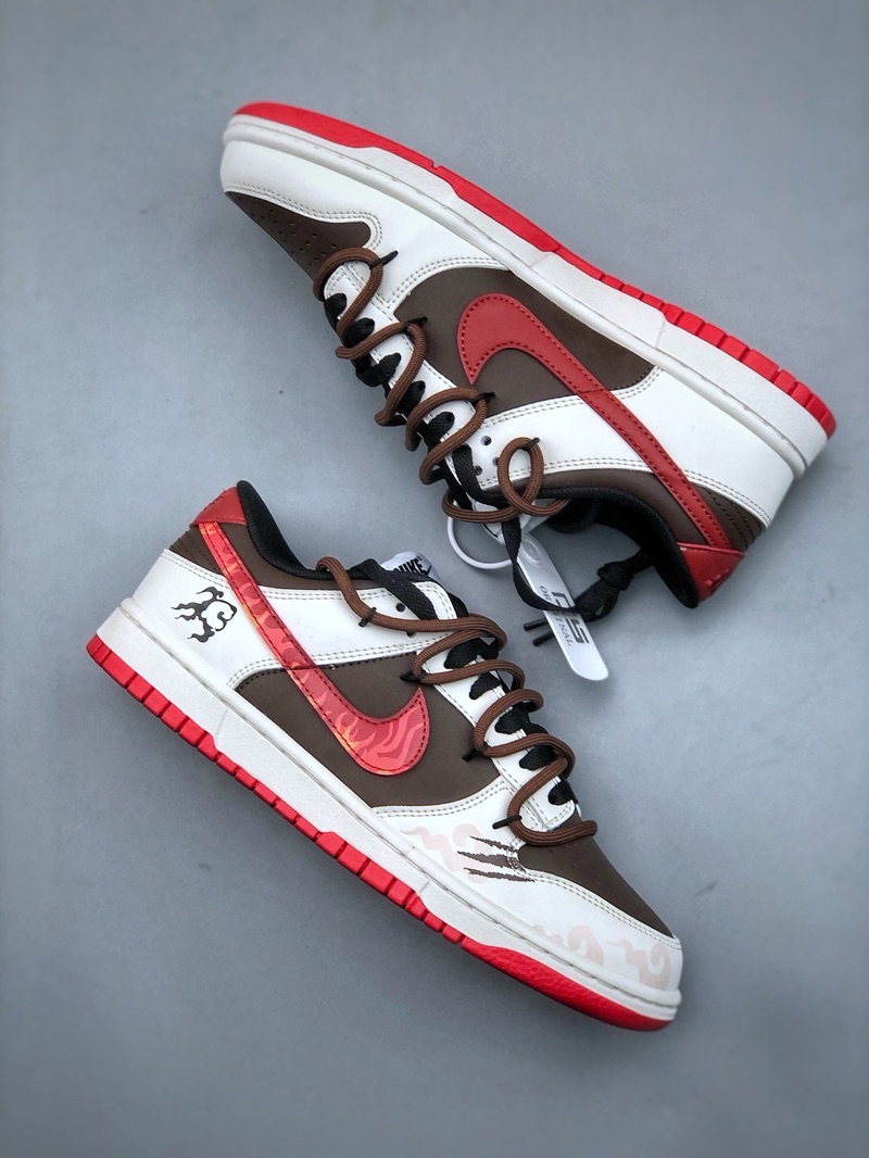 SB Dunk Low “Year OF THE DRAGON”