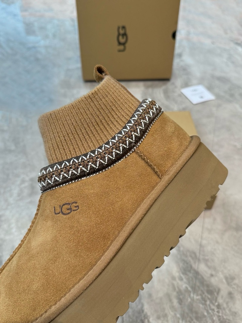 UGG Tasman 24