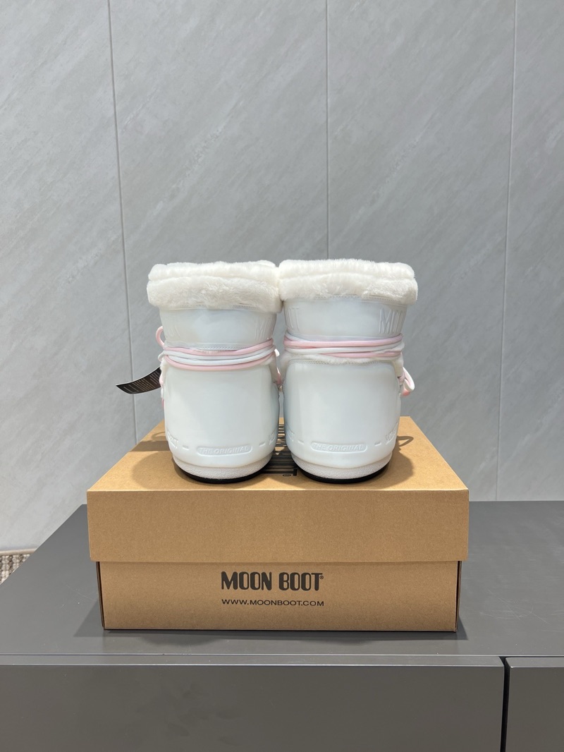 Moon Boot 2025 “White Pink Fur”