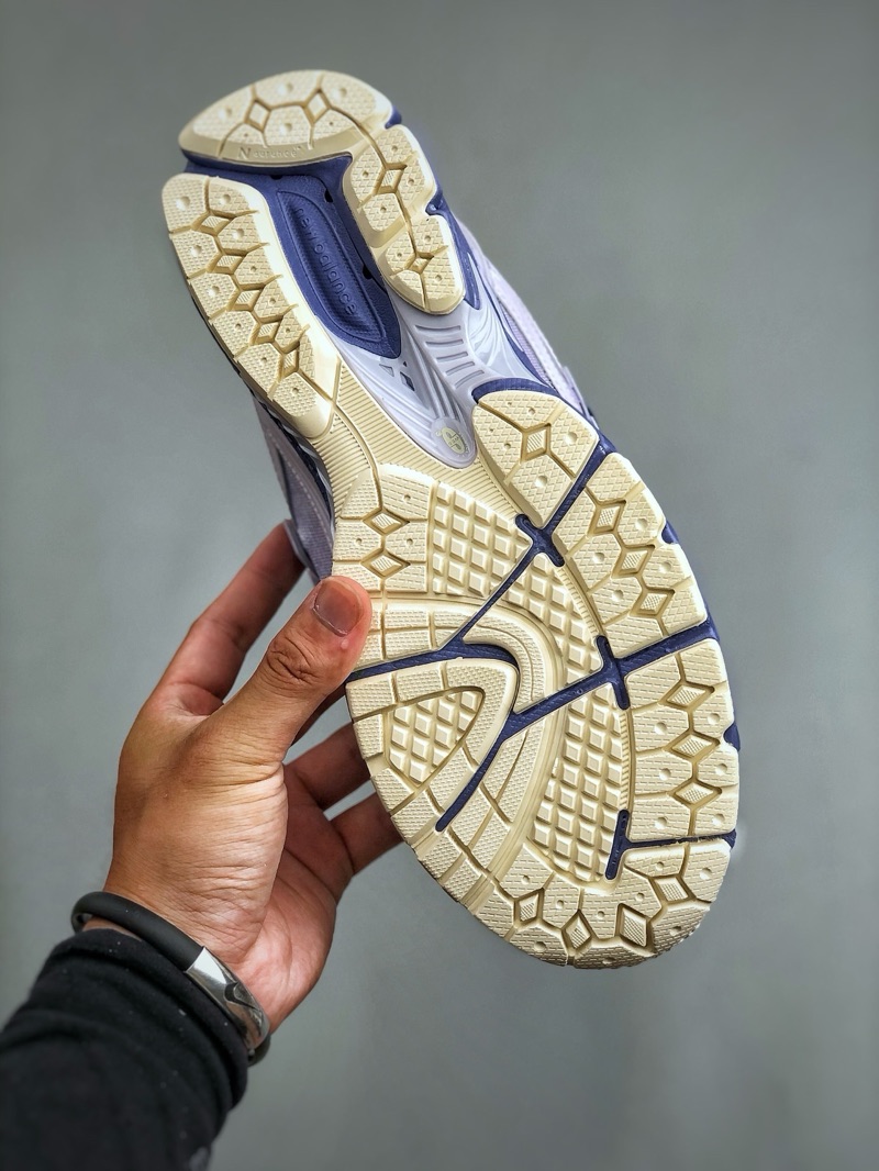 New Balance 1906R