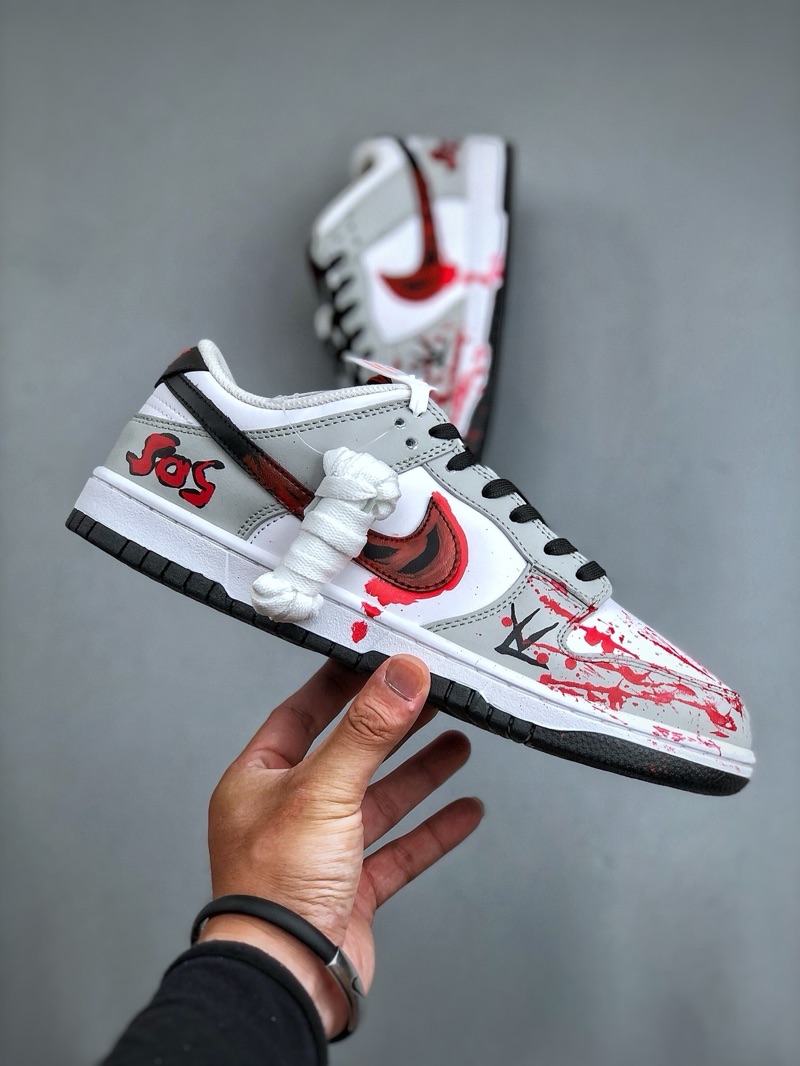 Nike SB Dunk “Blood”