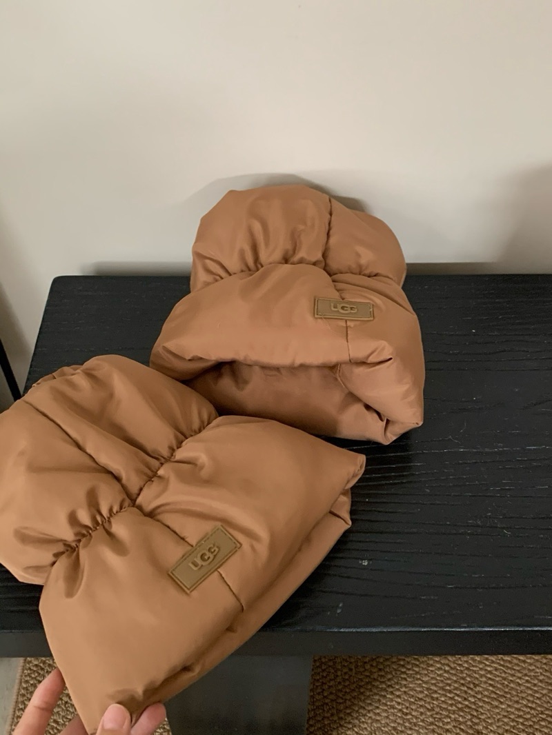 UGG Mini Dipper Puffer