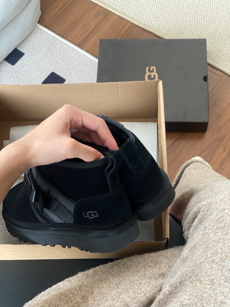 UGG Neumel Snapback Black